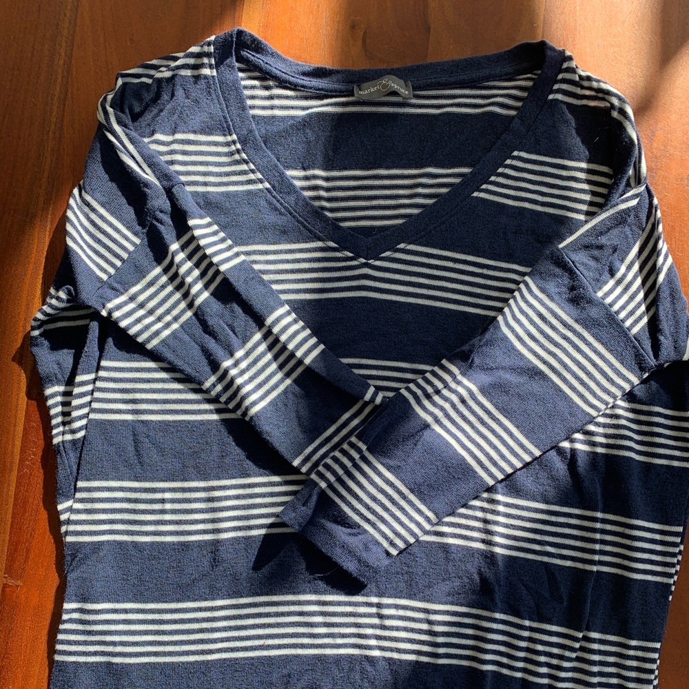 Size S Market & Spruce V-Neck Navy Long Sleeve Tee